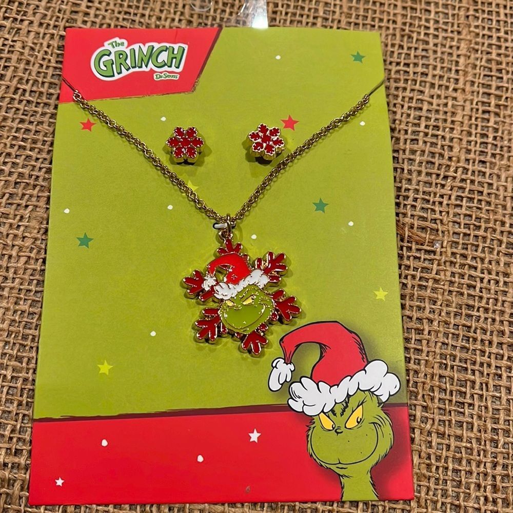 NWT The Grinch snowflake necklace/earrings set